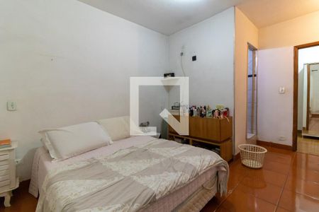 Casa à venda com 300m², 4 quartos e 3 vagas Casa à venda com 300m², 4 quartos e 3 vagasQuarto Suíte 2