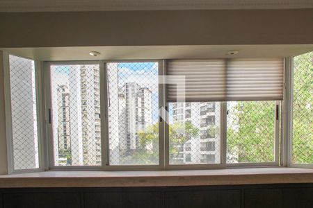 Apartamento à venda com 300m², 4 quartos e 4 vagasDetalhe sala de jantar