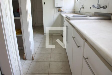 Apartamento à venda com 300m², 4 quartos e 4 vagasDetalhe da area de serviço