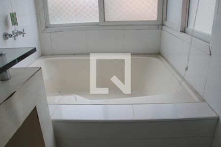 Apartamento à venda com 300m², 4 quartos e 4 vagasBanheiro da Suíte 1