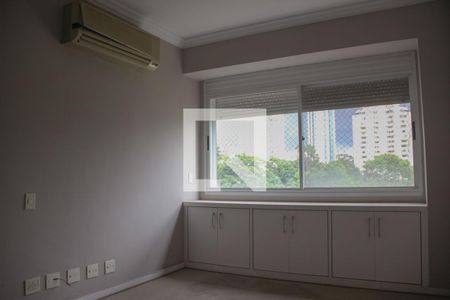 Apartamento à venda com 300m², 4 quartos e 4 vagasDetalhe