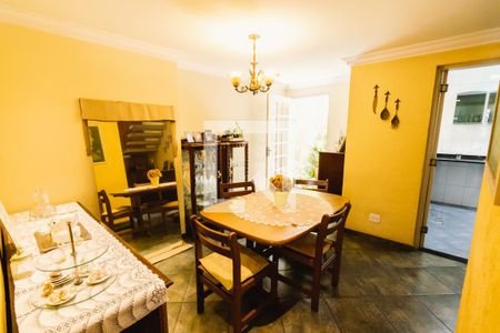 Casa à venda com 280m², 2 quartos e 2 vagasCasa 2 Sala 2