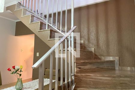 Escada de casa à venda com 3 quartos, 120m² em Rochdale, Osasco