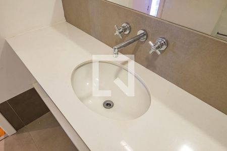 Apartamento à venda com 120m², 2 quartos e 1 vagaSuíte - Banheiro