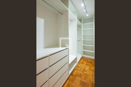 Apartamento à venda com 120m², 2 quartos e 1 vagaSuíte - Closet