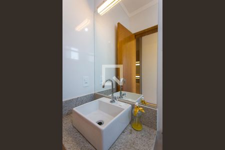 Apartamento para alugar com 52m², 2 quartos e 2 vagas Apartamento para alugar com 52m², 2 quartos e 2 vagasBanheiro da Suite