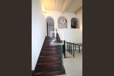 Casa à venda com 500m², 5 quartos e 3 vagasEscada