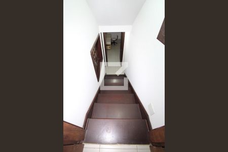 Casa à venda com 500m², 5 quartos e 3 vagasEscada