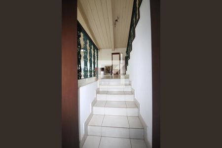 Escada de casa para alugar com 5 quartos, 500m² em Cidade Universitária, Campinas
