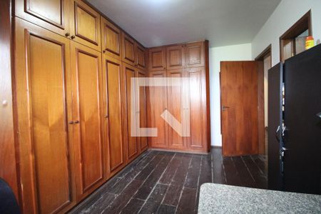 Casa à venda com 500m², 5 quartos e 3 vagasQuarto 2