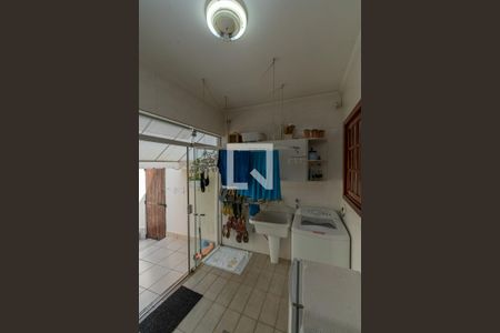 Casa à venda com 300m², 4 quartos e 4 vagasÁrea de Serviço