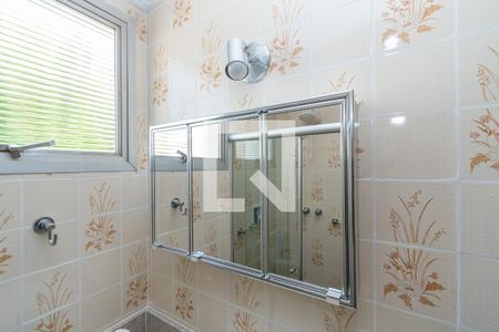 Apartamento à venda com 58m², 2 quartos e 1 vagaDetalhe Banheiro Corredor