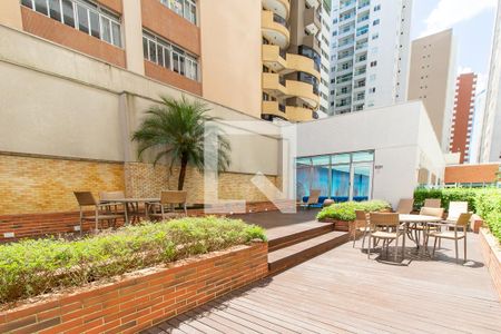 Studio para alugar com 40m², 1 quarto e sem vaga Studio para alugar com 40m², 1 quarto e sem vagaÁrea comum - Piscina