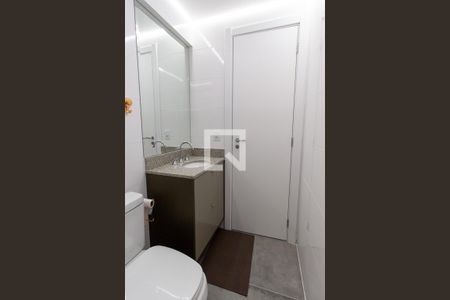 Banheiro de kitnet/studio para alugar com 1 quarto, 40m² em Batel, Curitiba