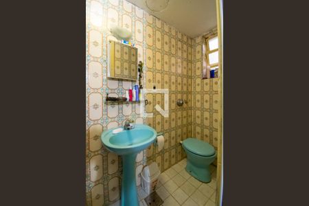 Banheiro da Suíte de kitnet/studio à venda com 1 quarto, 38m² em Santana, Porto Alegre