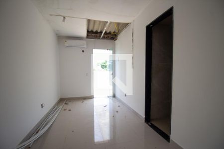 Casa de condomínio à venda com 240m², 6 quartos e 3 vagas Casa de condomínio à venda com 240m², 6 quartos e 3 vagasSuíte 5