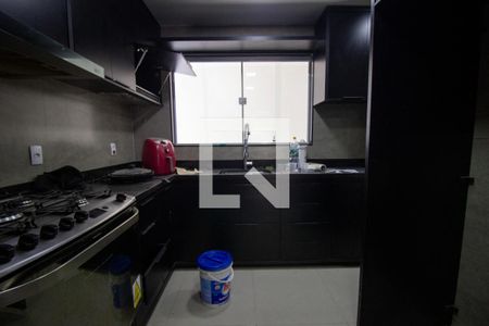 Casa de condomínio à venda com 240m², 6 quartos e 3 vagas Casa de condomínio à venda com 240m², 6 quartos e 3 vagasCozinha e Área de Serviço