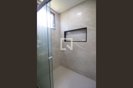 Casa de condomínio à venda com 240m², 6 quartos e 3 vagas Casa de condomínio à venda com 240m², 6 quartos e 3 vagasBanheiro da Suíte 2