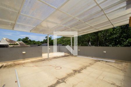 Casa de condomínio à venda com 240m², 6 quartos e 3 vagas Casa de condomínio à venda com 240m², 6 quartos e 3 vagasTerraço