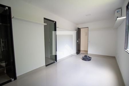 Casa de condomínio à venda com 240m², 6 quartos e 3 vagas Casa de condomínio à venda com 240m², 6 quartos e 3 vagasSuíte 4