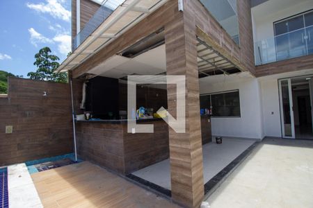 Casa de condomínio à venda com 240m², 6 quartos e 3 vagas Casa de condomínio à venda com 240m², 6 quartos e 3 vagasÁrea Gourmet
