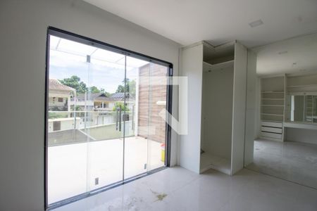 Casa de condomínio à venda com 240m², 6 quartos e 3 vagas Casa de condomínio à venda com 240m², 6 quartos e 3 vagasCloset da Suíte 2