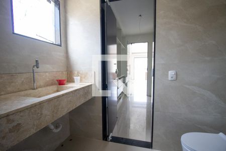 Casa de condomínio à venda com 240m², 6 quartos e 3 vagas Casa de condomínio à venda com 240m², 6 quartos e 3 vagasBanheiro da Suíte 3