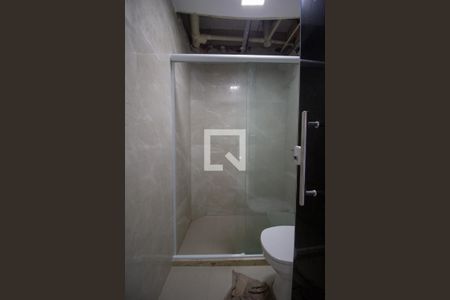 Casa de condomínio à venda com 240m², 6 quartos e 3 vagas Casa de condomínio à venda com 240m², 6 quartos e 3 vagasBanheiro da Suíte 4