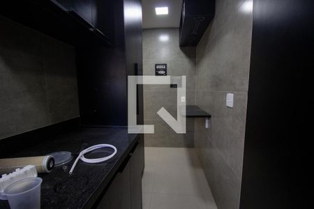 Casa de condomínio à venda com 240m², 6 quartos e 3 vagas Casa de condomínio à venda com 240m², 6 quartos e 3 vagasCozinha e Área de Serviço