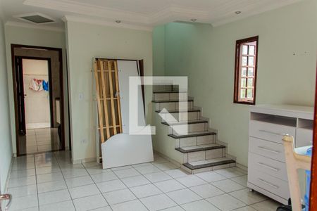 Sala de casa de condomínio para alugar com 2 quartos, 109m² em Piqueri, São Paulo
