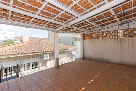 Casa à venda com 215m², 3 quartos e 3 vagasTerraço