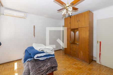 Casa à venda com 215m², 3 quartos e 3 vagasQuarto Suíte