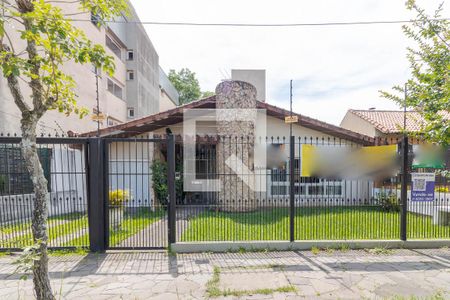 Casa à venda com 215m², 3 quartos e 3 vagasFachada
