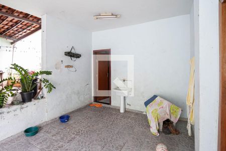 Casa à venda com 360m², 4 quartos e 4 vagas Casa à venda com 360m², 4 quartos e 4 vagasQuintal