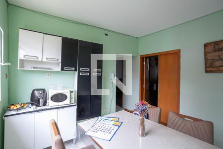 Casa à venda com 360m², 4 quartos e 4 vagas Casa à venda com 360m², 4 quartos e 4 vagasSala 2