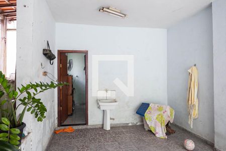 Casa à venda com 360m², 4 quartos e 4 vagas Casa à venda com 360m², 4 quartos e 4 vagasQuintal