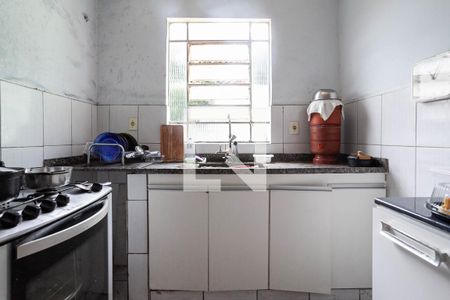 Casa à venda com 360m², 4 quartos e 4 vagas Casa à venda com 360m², 4 quartos e 4 vagasCozinha