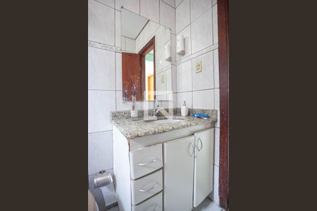 Casa à venda com 360m², 4 quartos e 4 vagas Casa à venda com 360m², 4 quartos e 4 vagasBanheiro social