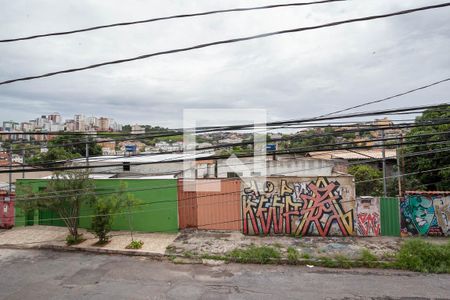 Casa à venda com 360m², 4 quartos e 4 vagas Casa à venda com 360m², 4 quartos e 4 vagasVista
