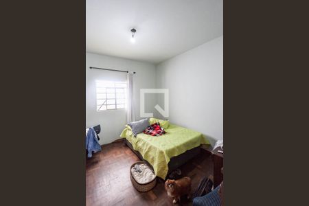 Casa à venda com 360m², 4 quartos e 4 vagas Casa à venda com 360m², 4 quartos e 4 vagasQuarto 2