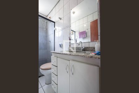 Casa à venda com 360m², 4 quartos e 4 vagas Casa à venda com 360m², 4 quartos e 4 vagasBanheiro social