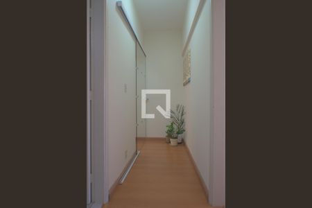 Corredor de apartamento à venda com 2 quartos, 120m² em Centro, Campinas