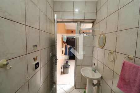 Casa à venda com 120m², 4 quartos e 2 vagasBanheiro