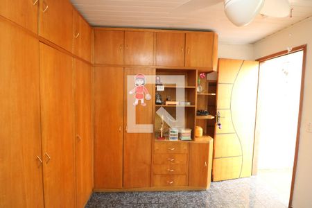 Casa à venda com 120m², 4 quartos e 2 vagasSuite