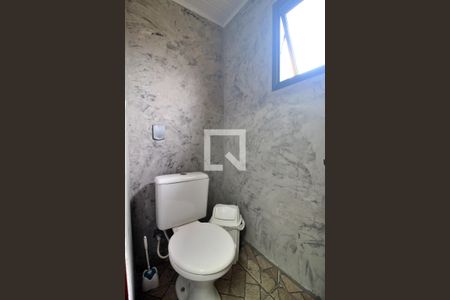 Casa à venda com 234m², 3 quartos e 2 vagasBanheiro de serviço