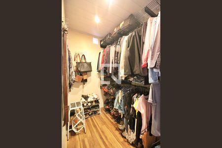 Casa à venda com 234m², 3 quartos e 2 vagasCloset