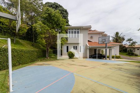 Casa de condomínio à venda com 750m², 4 quartos e 10 vagas Casa de condomínio à venda com 750m², 4 quartos e 10 vagasQuadra esportiva