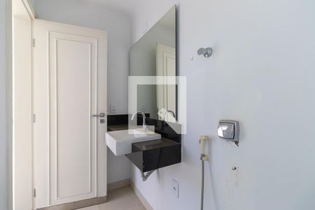 Casa de condomínio à venda com 750m², 4 quartos e 10 vagas Casa de condomínio à venda com 750m², 4 quartos e 10 vagasBanheiro espaço de lazer