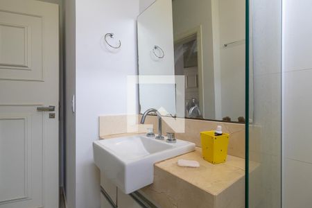 Casa de condomínio à venda com 750m², 4 quartos e 10 vagas Casa de condomínio à venda com 750m², 4 quartos e 10 vagasBanheiro da suíte 3