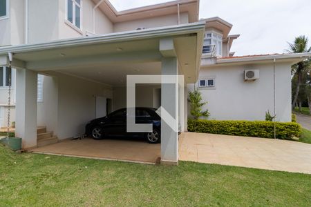 Casa de condomínio à venda com 750m², 4 quartos e 10 vagas Casa de condomínio à venda com 750m², 4 quartos e 10 vagasVagas de garagem